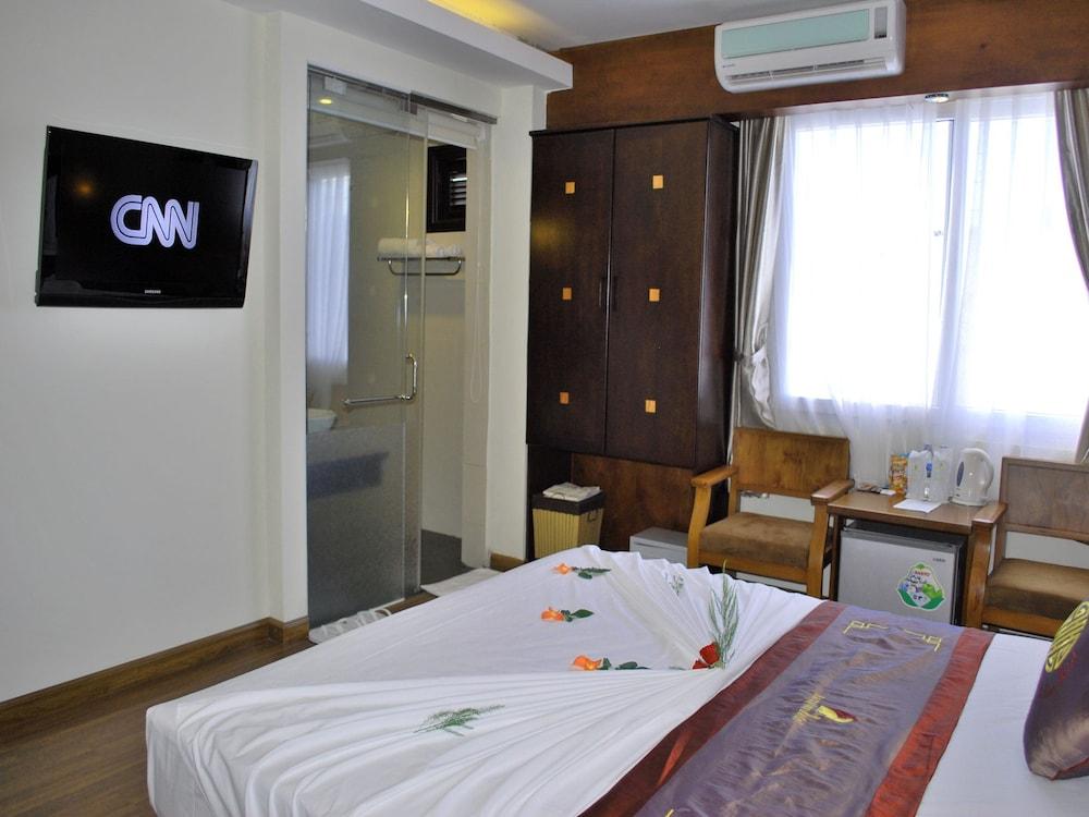 Barcelona Hotel Nha Trang Buitenkant foto